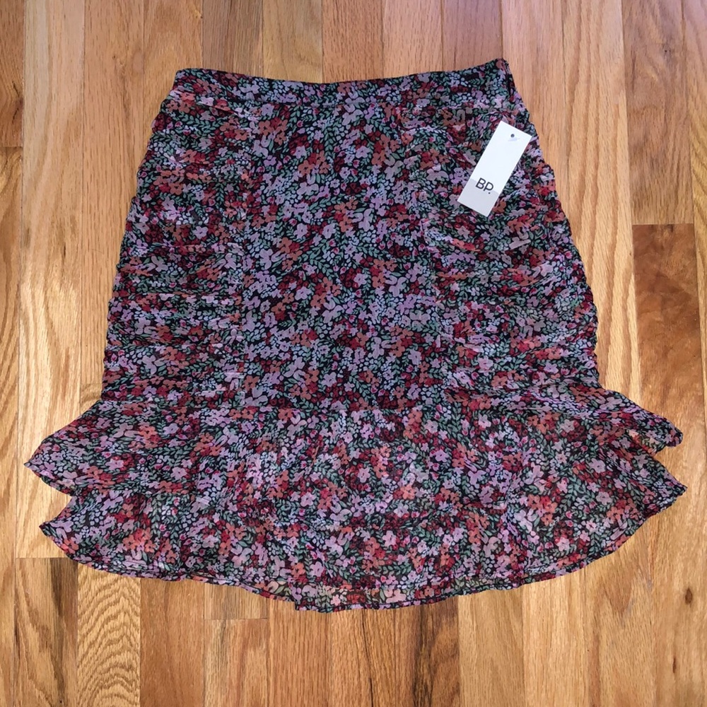 NWT XS Floral Skirt